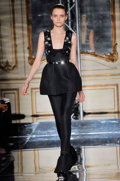 Look 33